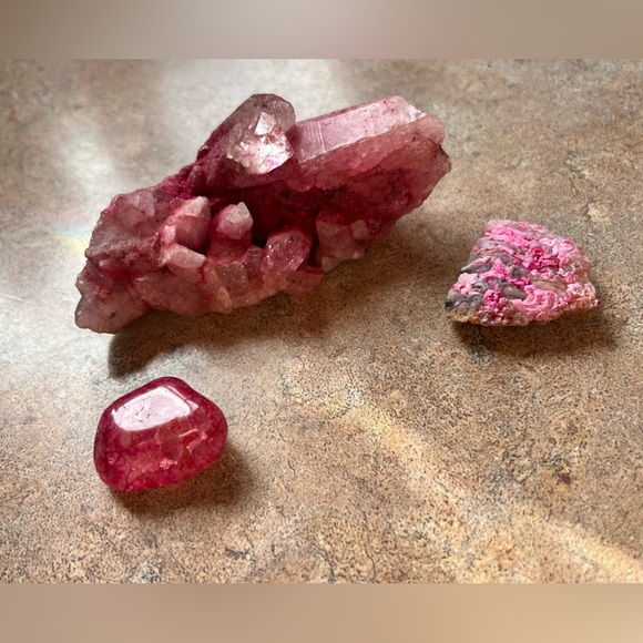 multiple beautiful pink crystals!🎀 - Picture 1 of 5